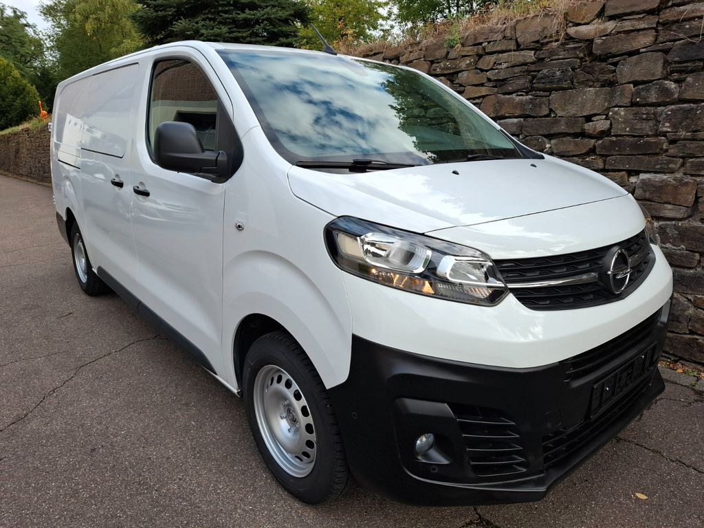 Opel Vivaro 2021 г. Белый, пробег 53000 км