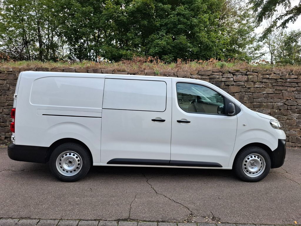 Opel Vivaro 2021 г. Белый, пробег 53000 км