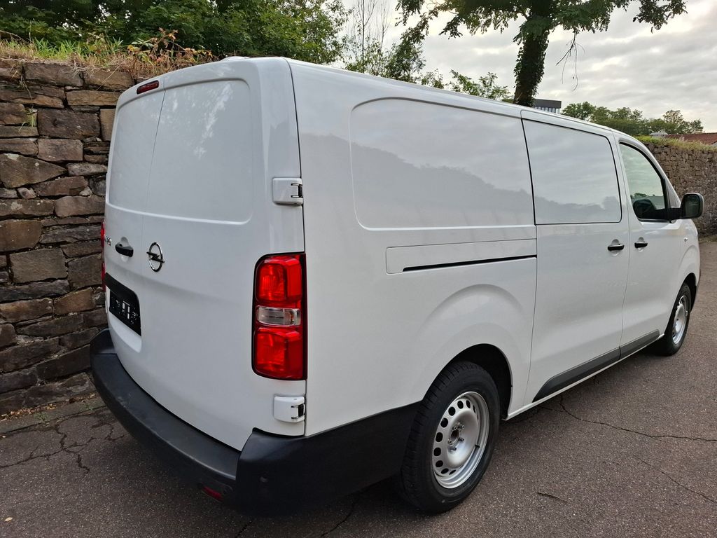 Opel Vivaro 2021 г. Белый, пробег 53000 км