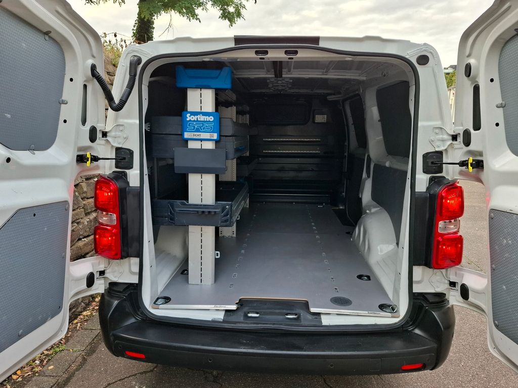 Opel Vivaro 2021 г. Белый, пробег 53000 км
