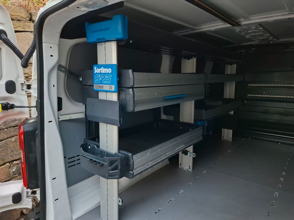 Opel Vivaro 2021 г. Белый, пробег 53000 км