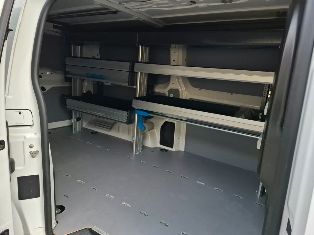 Opel Vivaro 2021 г. Белый, пробег 53000 км