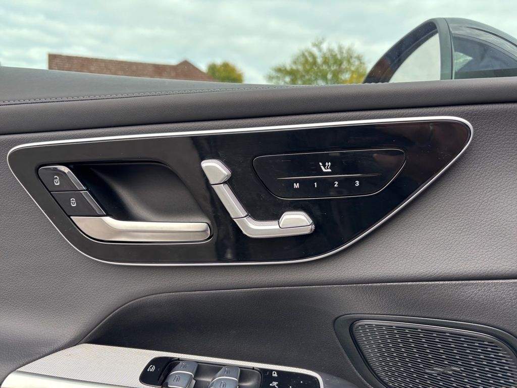 Mercedes-Benz GLC 300 2025 г. Серый, пробег 12916 км