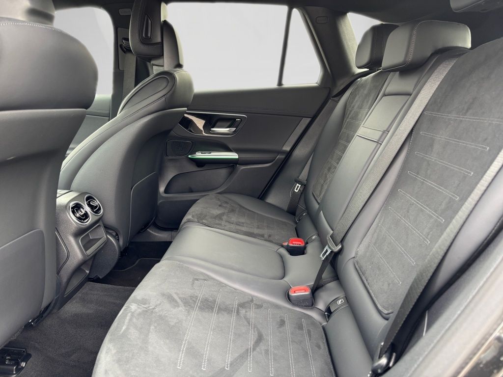 Mercedes-Benz GLC 300 2025 г. Серый, пробег 12916 км