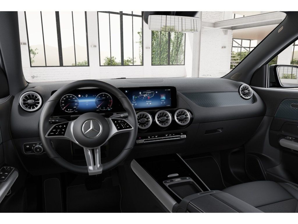 Mercedes-Benz GLA 200 2023 г. Серый, пробег 54901 км