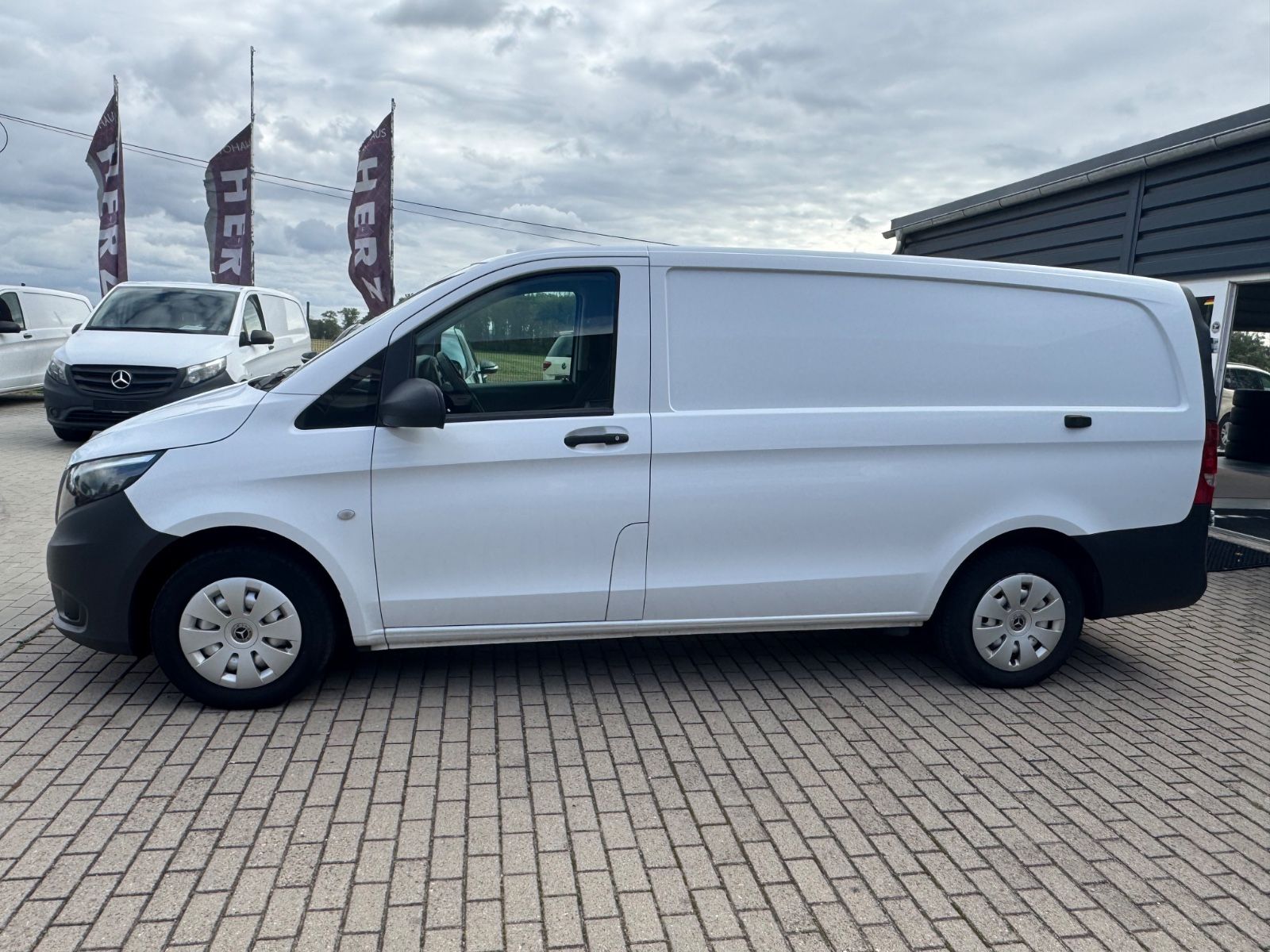Mercedes-Benz Vito 2021 г. Белый, пробег 59000 км