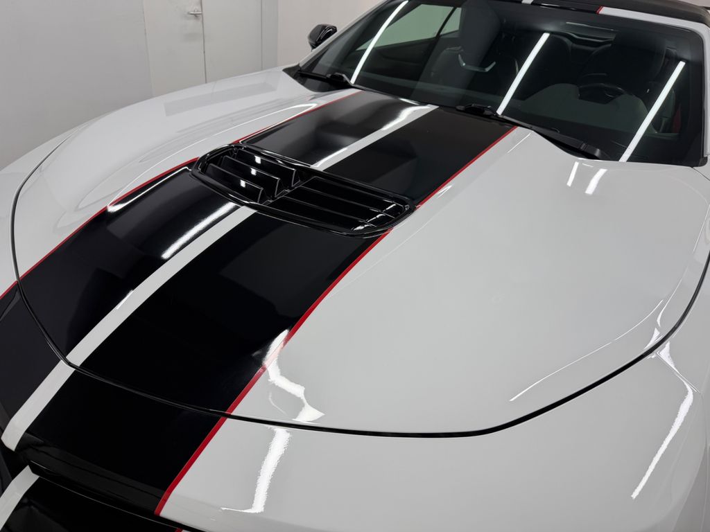 Chevrolet Camaro 2023 г. Белый, пробег 45999 км