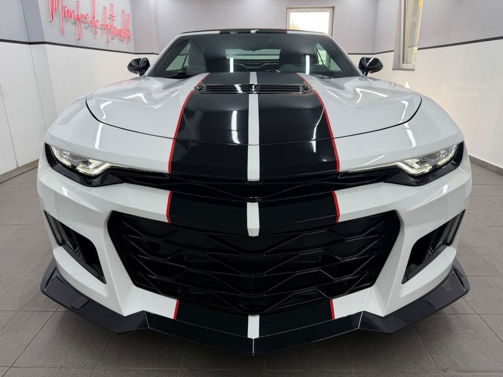 Chevrolet Camaro 2023 г. Белый, пробег 45999 км
