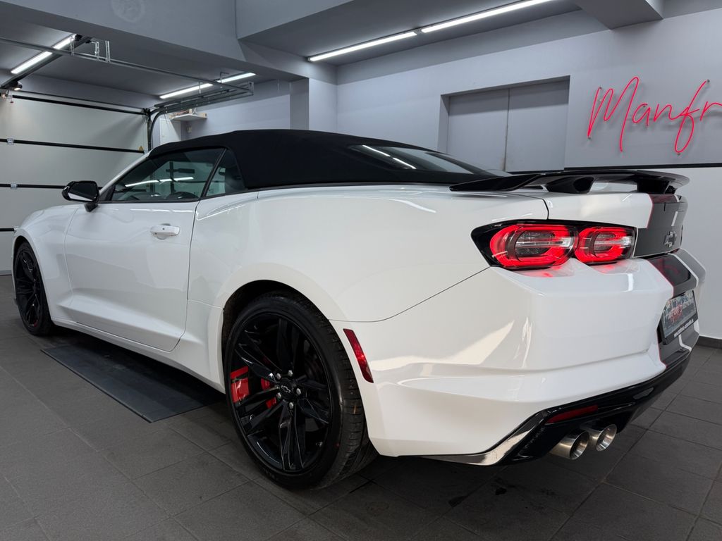 Chevrolet Camaro 2023 г. Белый, пробег 45999 км