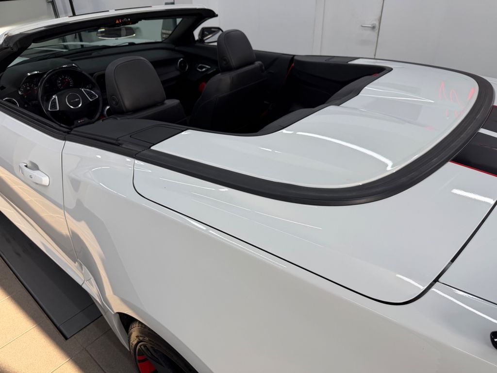 Chevrolet Camaro 2023 г. Белый, пробег 45999 км