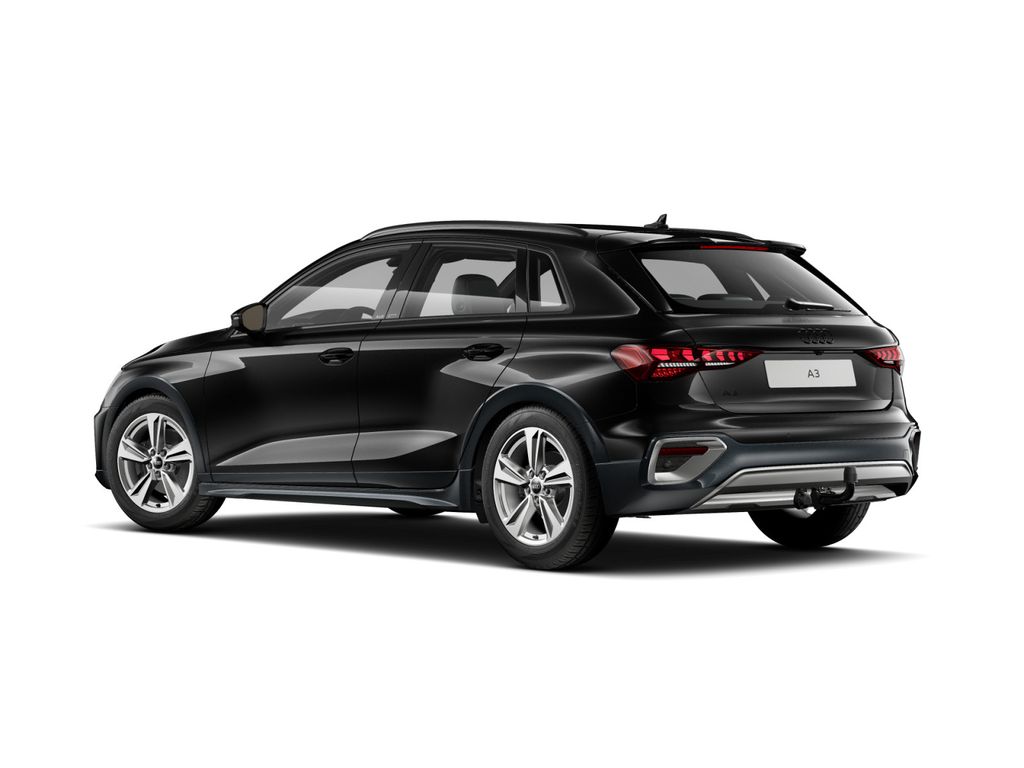 Audi A3 2025 г. Чёрный, пробег 3909 км