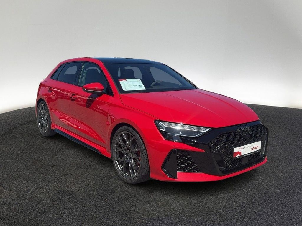Audi RS3 2025 г. Красный, пробег 3950 км