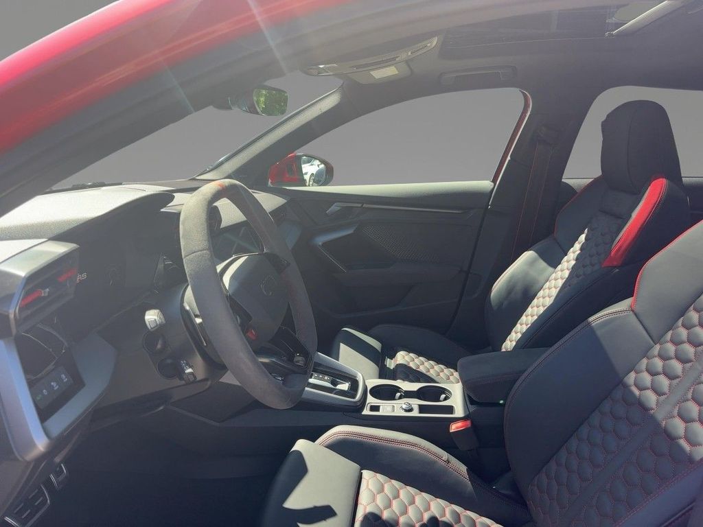 Audi RS3 2025 г. Красный, пробег 3950 км