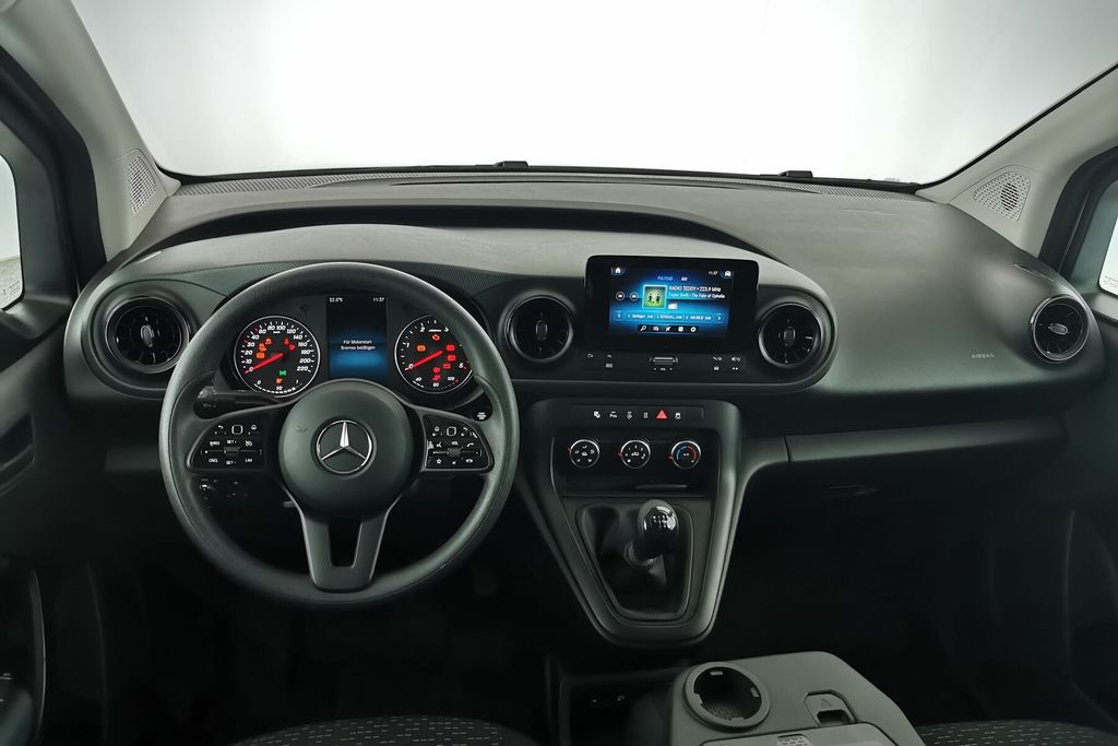 Mercedes-Benz Citan 2024 г. Белый, пробег 21079 км