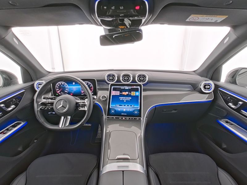 Mercedes-Benz GLC 300 2025 г. Чёрный, пробег 17987 км