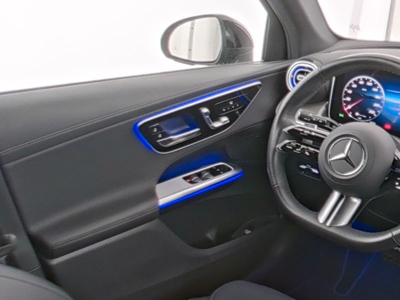 Mercedes-Benz GLC 300 2025 г. Чёрный, пробег 17987 км