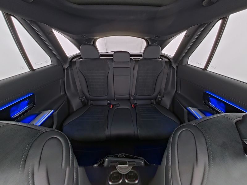 Mercedes-Benz GLC 300 2025 г. Чёрный, пробег 17987 км