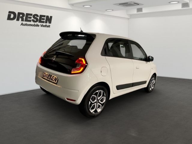 Renault Twingo 2022 г. Белый, пробег 56082 км