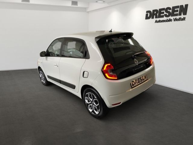 Renault Twingo 2022 г. Белый, пробег 56082 км