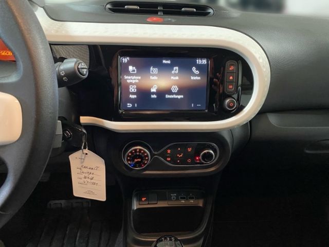 Renault Twingo 2022 г. Белый, пробег 56082 км