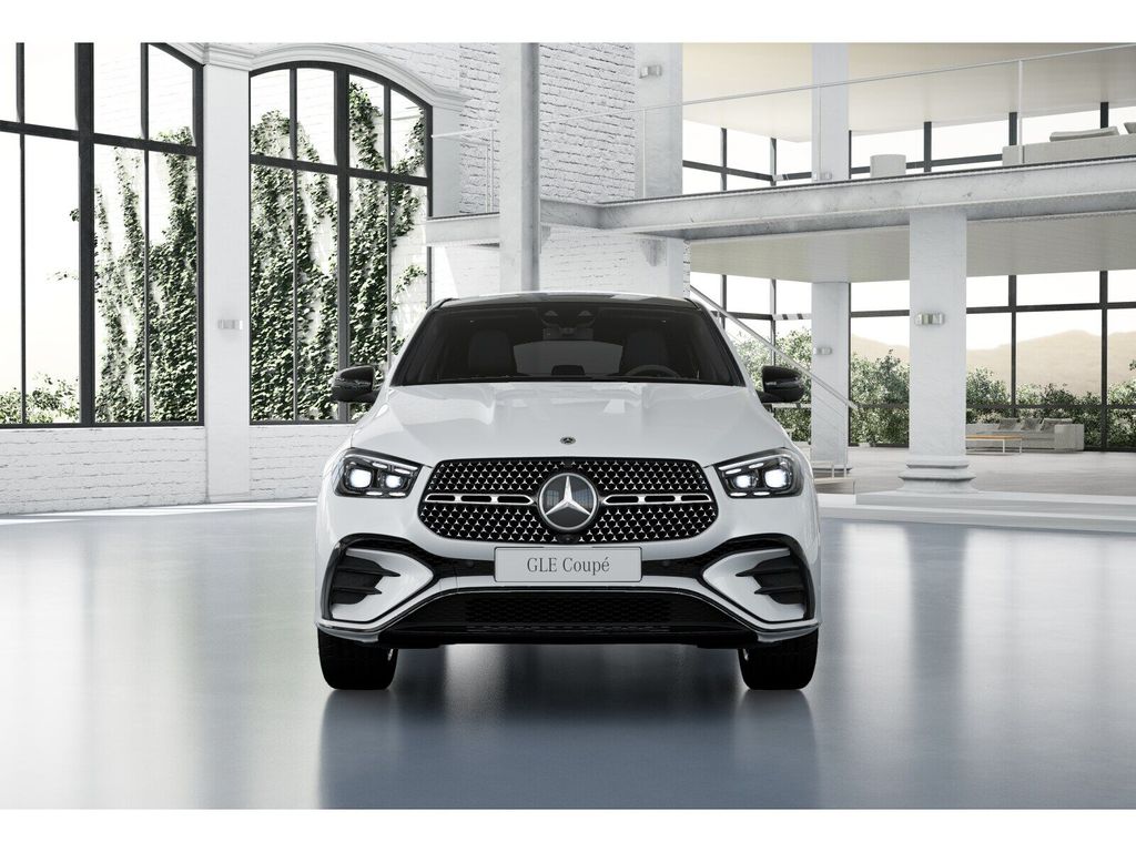 Mercedes-Benz GLE 300 2025 г. Белый, пробег 6240 км