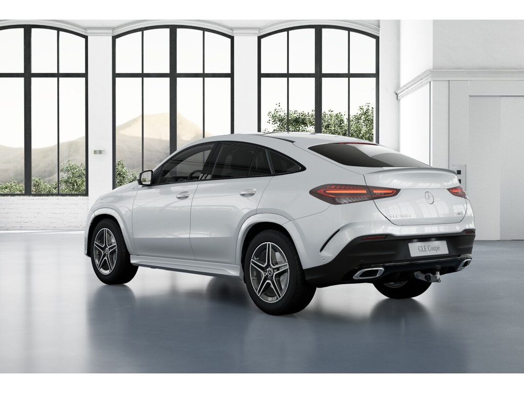 Mercedes-Benz GLE 300 2025 г. Белый, пробег 6240 км