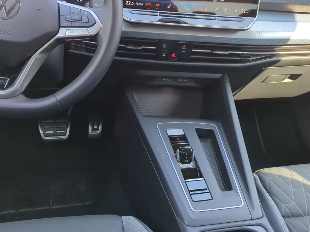 Volkswagen Golf 2025 г. Синий, пробег 58800 км