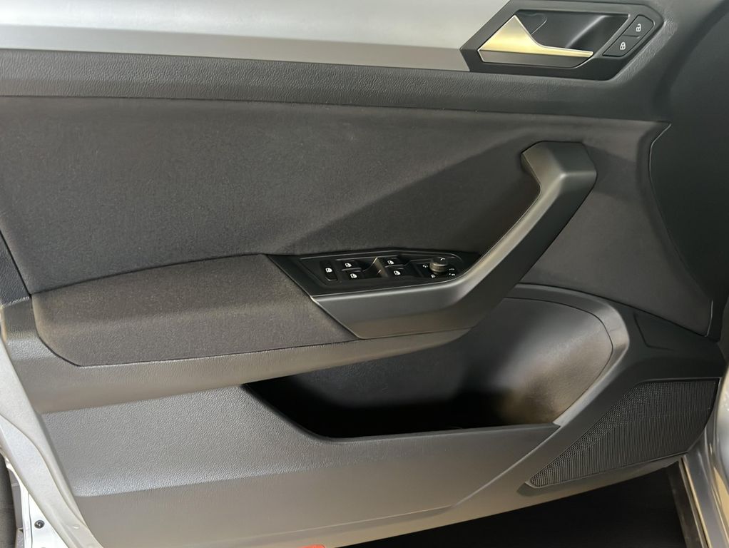 Volkswagen T-Roc 2023 г. Серебристый, пробег 42885 км