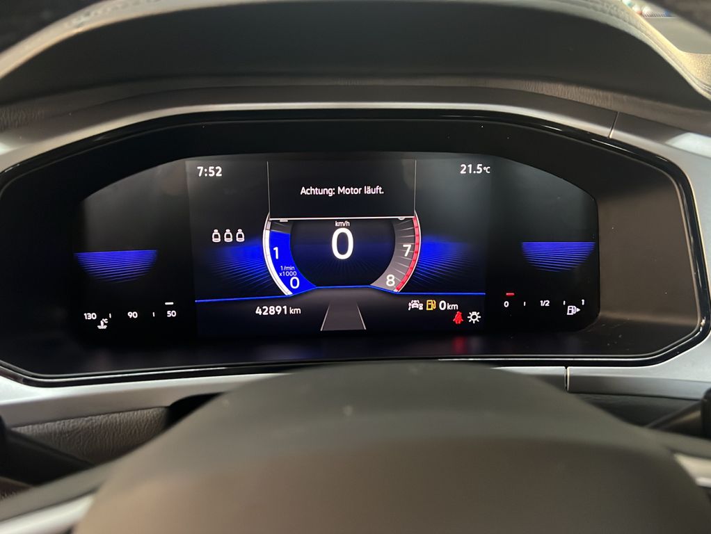 Volkswagen T-Roc 2023 г. Серебристый, пробег 42885 км