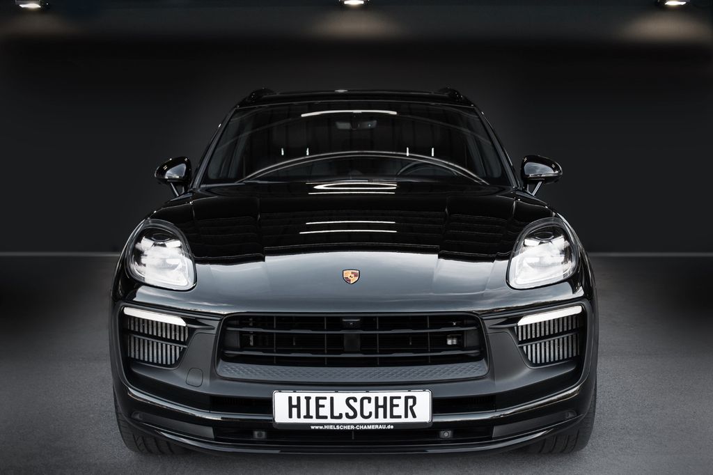 Porsche Macan 2023 г. Чёрный, пробег 59600 км