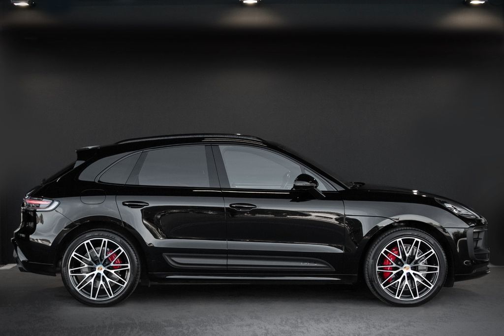 Porsche Macan 2023 г. Чёрный, пробег 59600 км