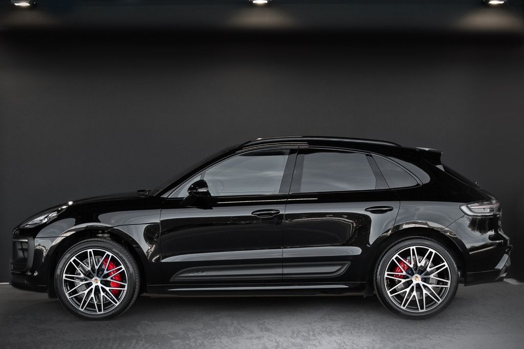 Porsche Macan 2023 г. Чёрный, пробег 59600 км