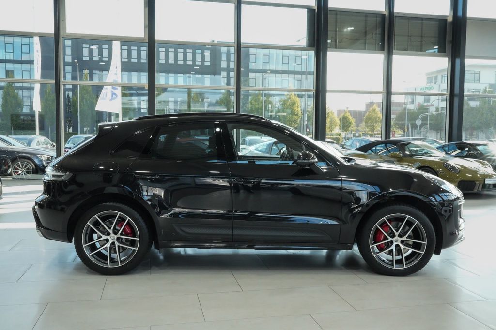 Porsche Macan 2022 г. Чёрный, пробег 53505 км