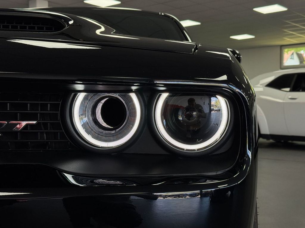 Dodge Challenger 2021 г. Чёрный, пробег 46000 км