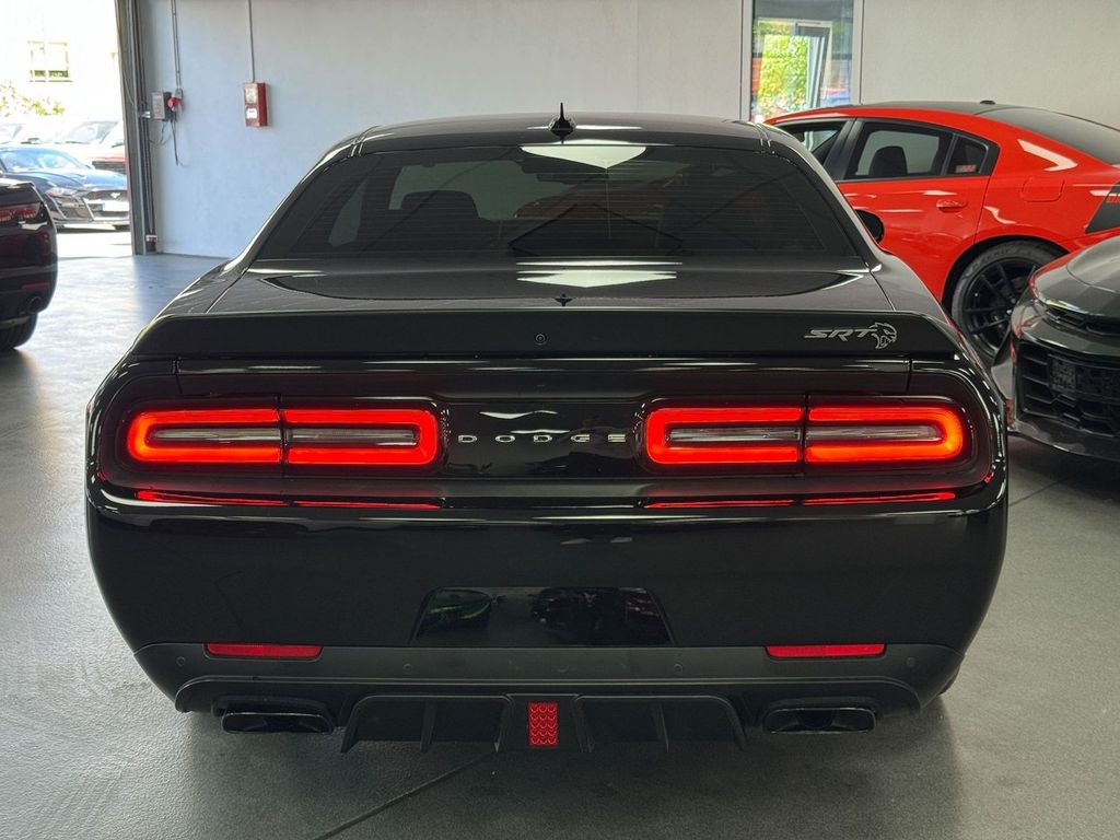 Dodge Challenger 2021 г. Чёрный, пробег 46000 км