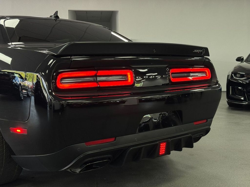 Dodge Challenger 2021 г. Чёрный, пробег 46000 км