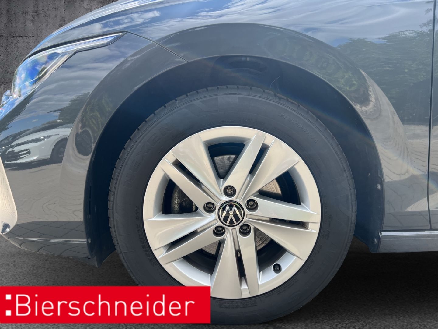 Volkswagen Golf 2024 г. Серый, пробег 31595 км
