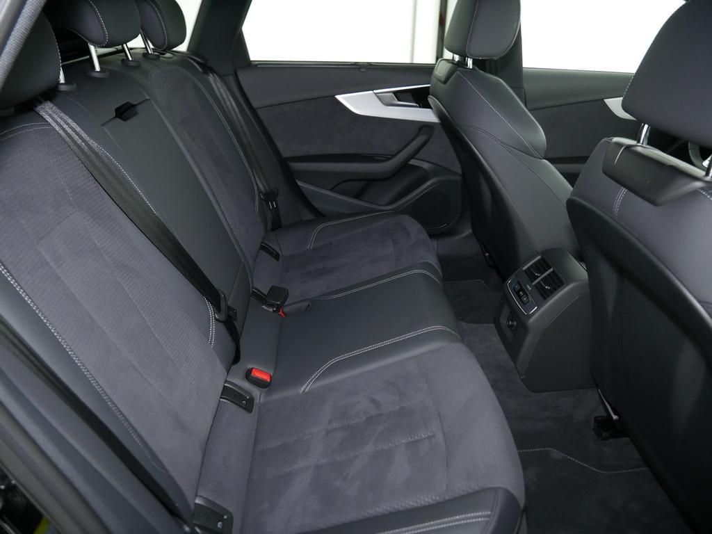 Audi A4 2023 г. Чёрный, пробег 49630 км