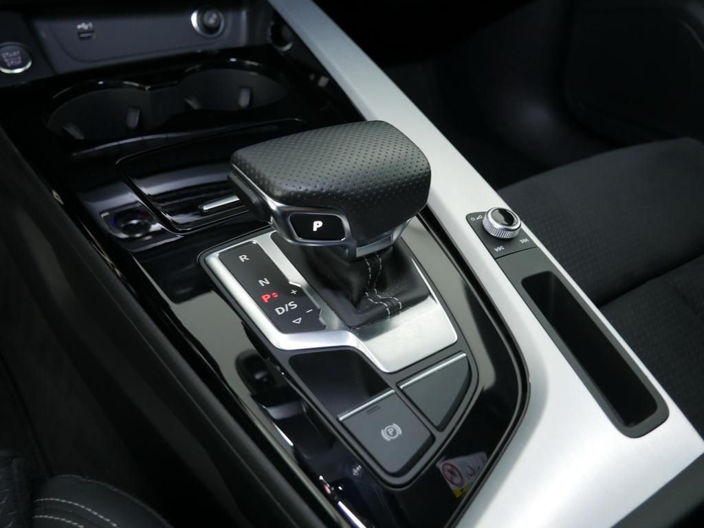 Audi A4 2023 г. Чёрный, пробег 49630 км