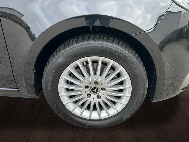 Mercedes-Benz V 300 2025 г. Чёрный, пробег 39620 км