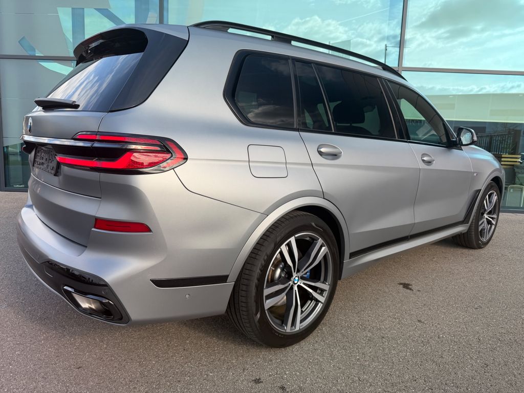 BMW X7 2025 г. Серый, пробег 34122 км