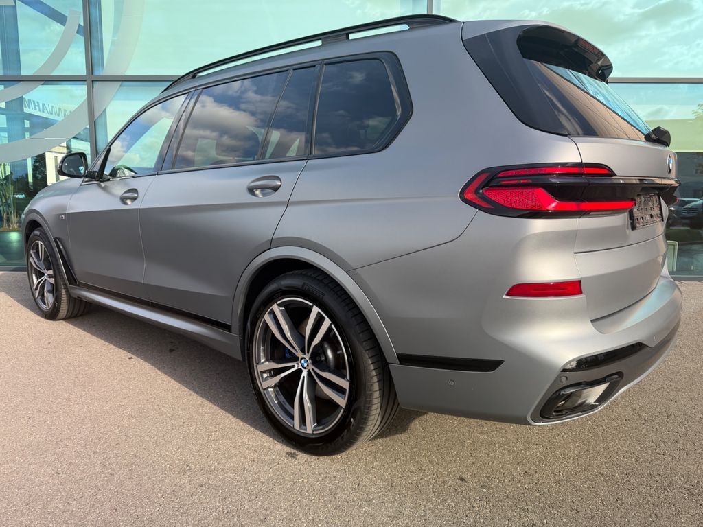 BMW X7 2025 г. Серый, пробег 34122 км
