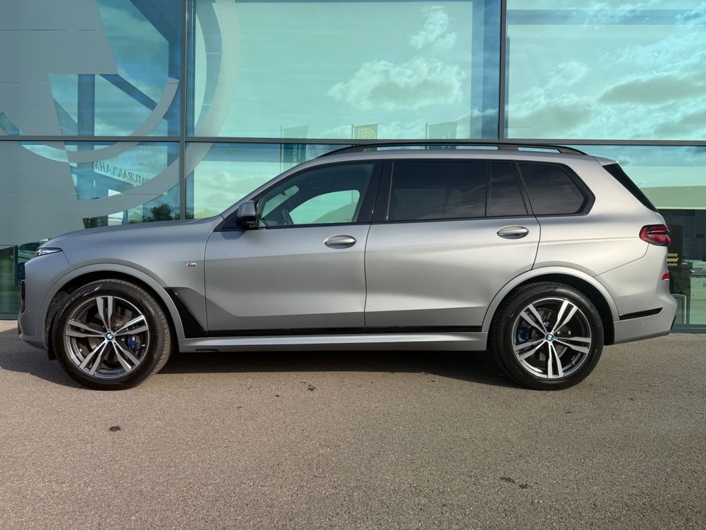 BMW X7 2025 г. Серый, пробег 34122 км