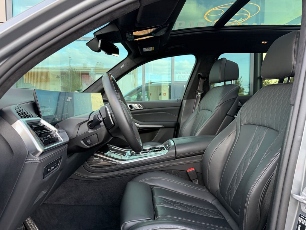 BMW X7 2025 г. Серый, пробег 34122 км
