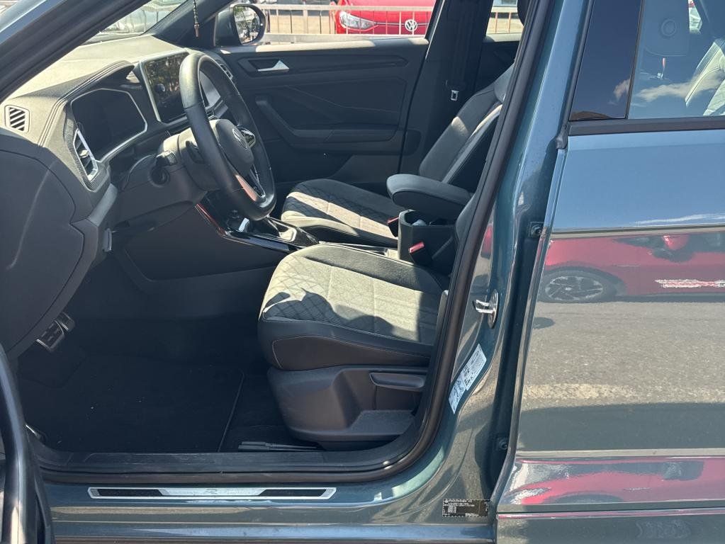 Volkswagen T-Roc 2022 г. Синий, пробег 33800 км