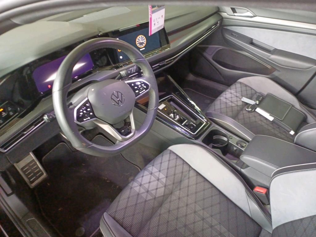 Volkswagen Golf 2024 г. Чёрный, пробег 26503 км