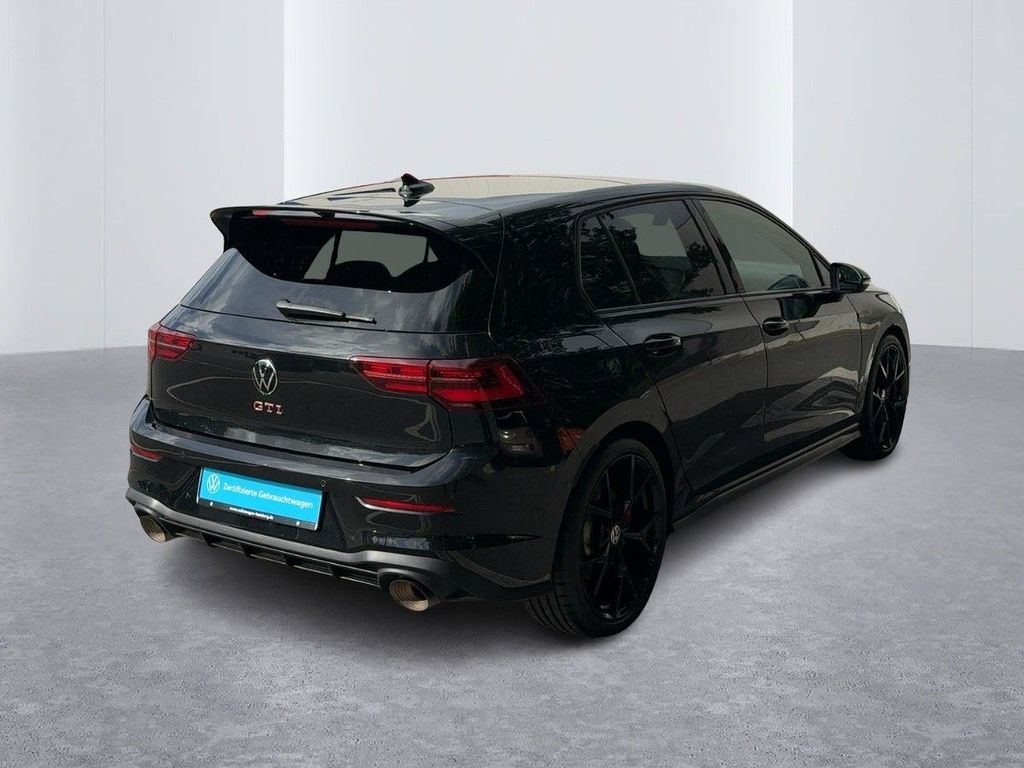 Volkswagen Golf 2024 г. Чёрный, пробег 51097 км