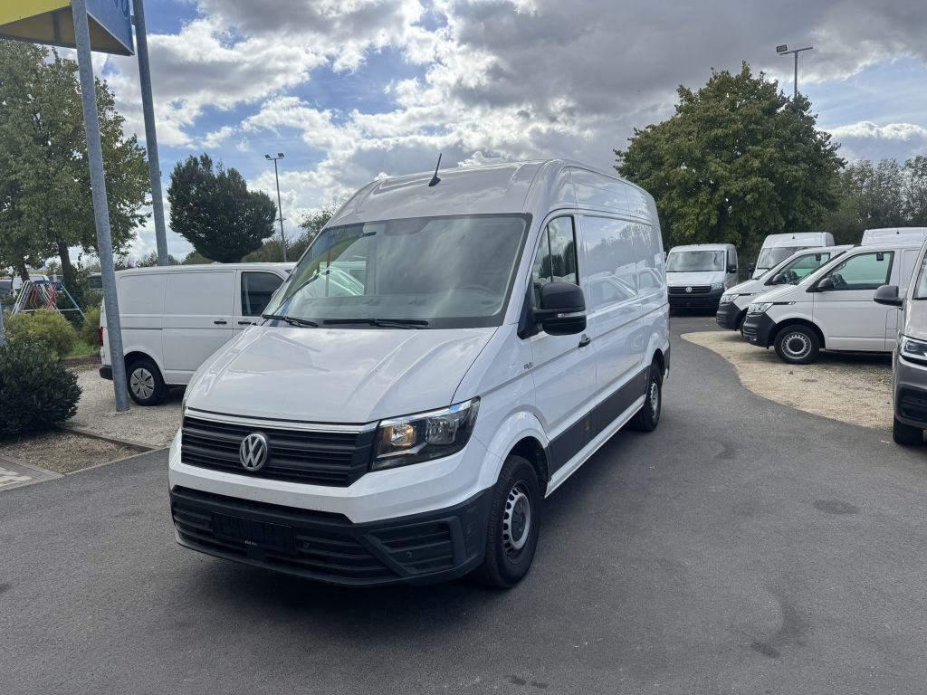 Volkswagen CRAFTER 2022 г. Белый, пробег 42000 км
