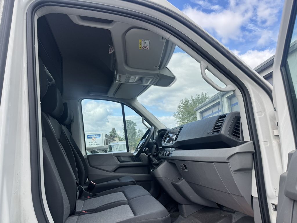 Volkswagen CRAFTER 2022 г. Белый, пробег 42000 км