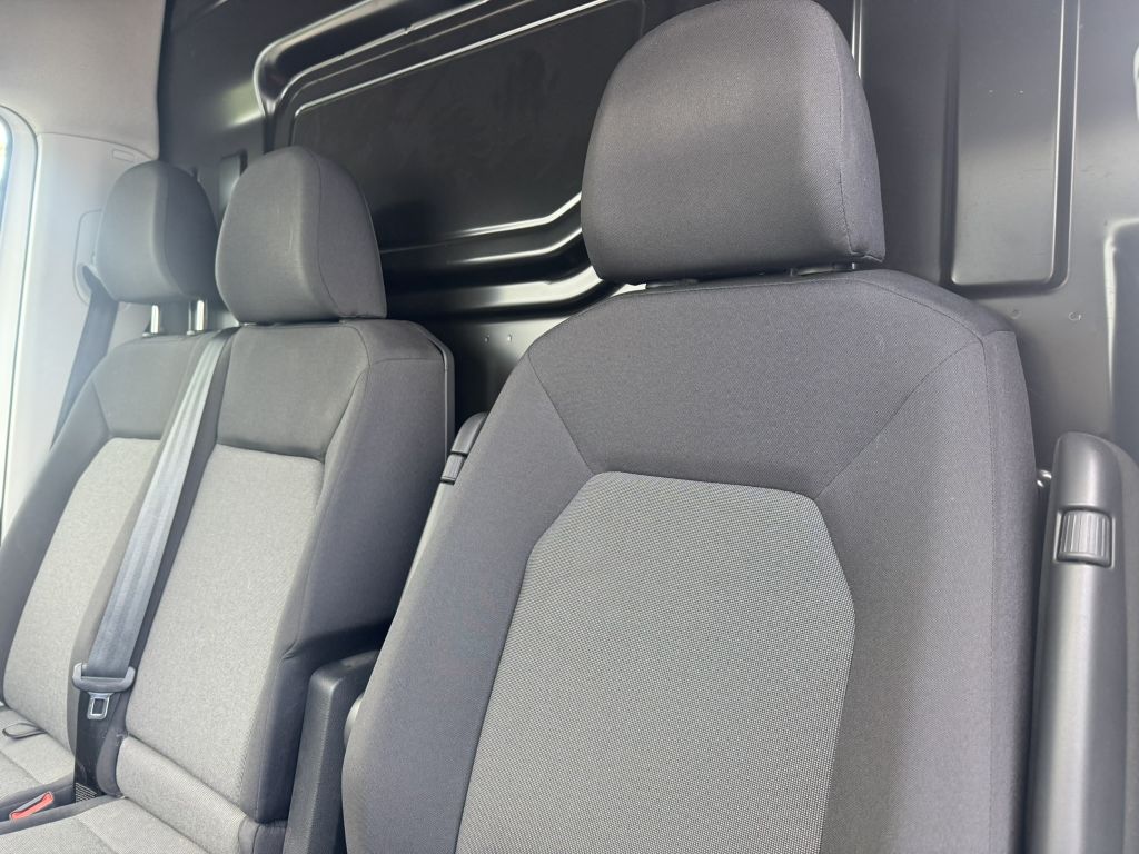 Volkswagen CRAFTER 2022 г. Белый, пробег 42000 км